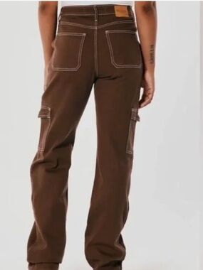 Trending Hollister Ultra High Rise Dad Jeans Cargo Brown Contrast Stitch W27 L31